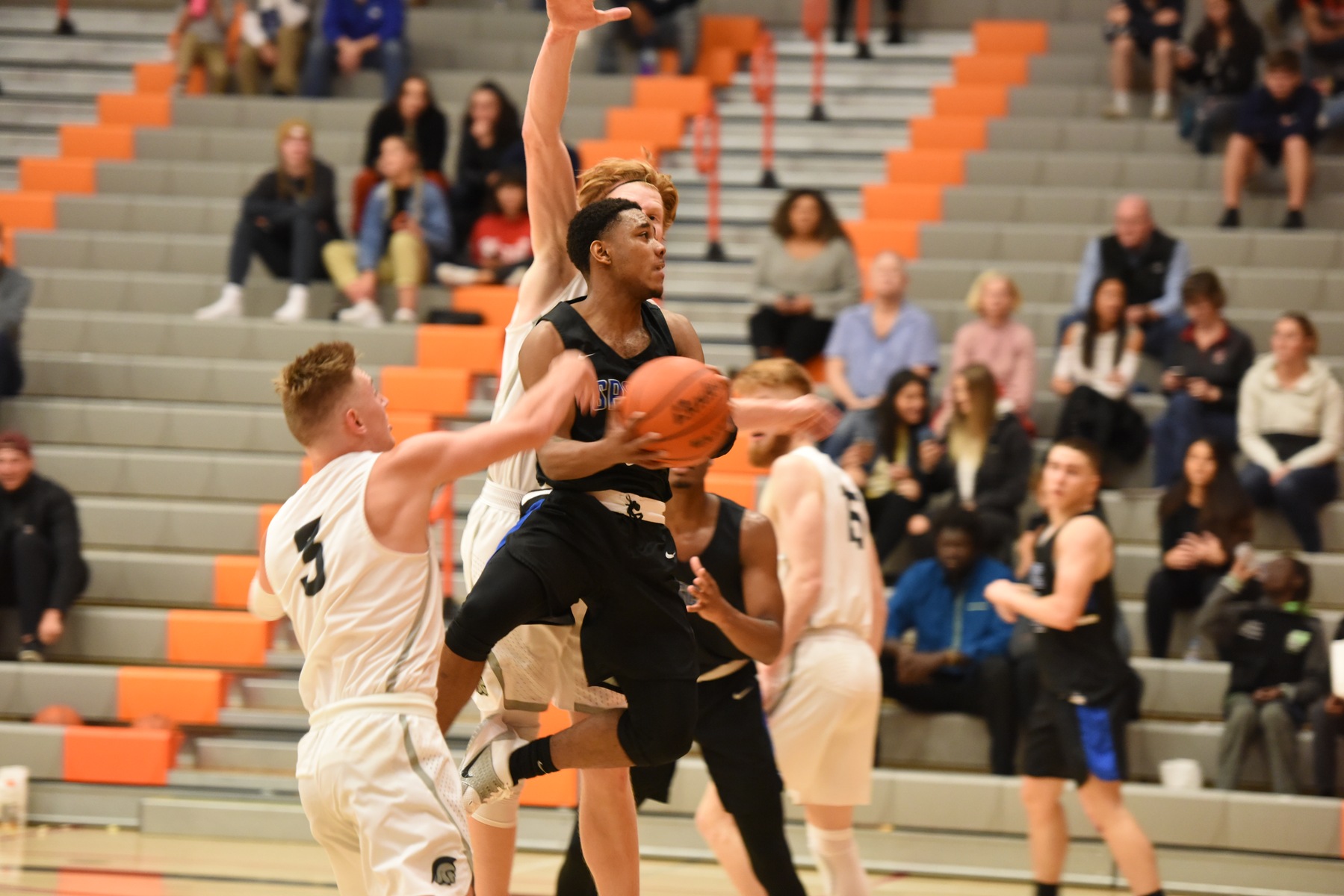 Men's Basketball Goes 2-1 in NWAC Crossover